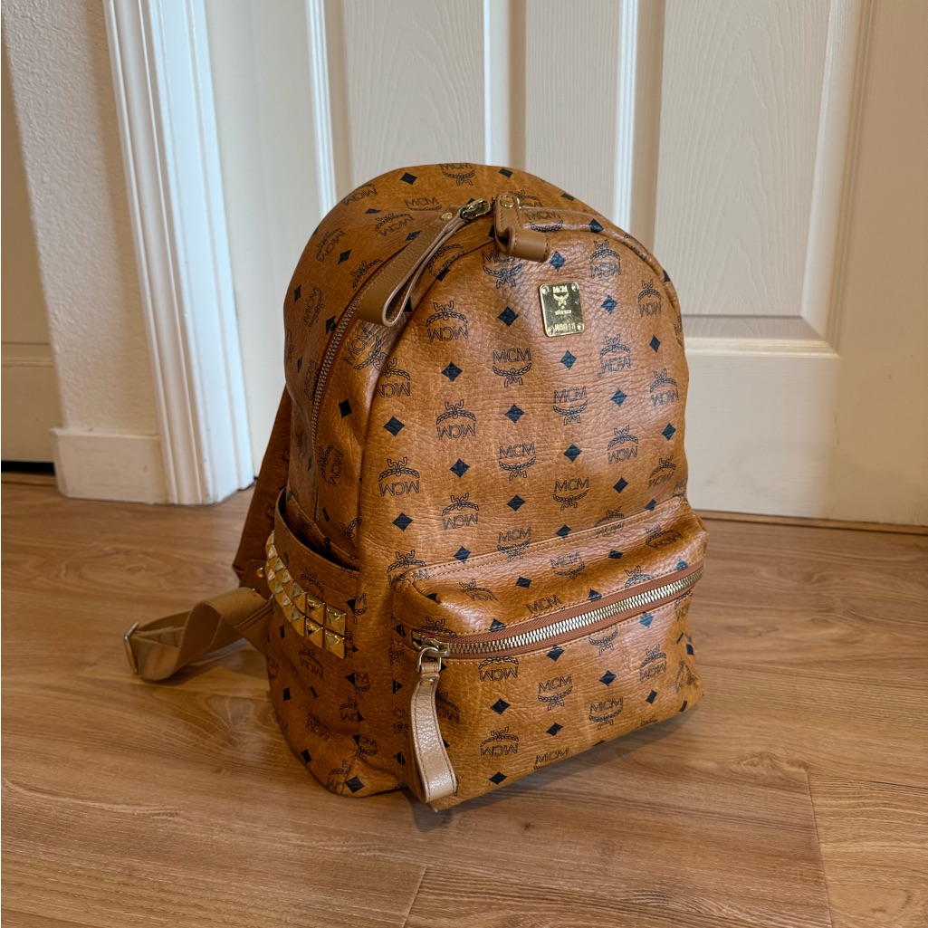 Mcm Backpack - Medium Stark With Side Studs